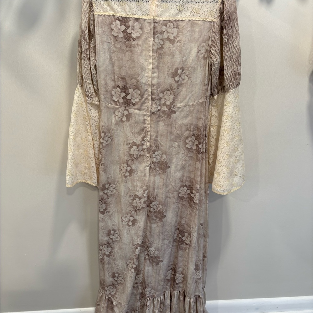 VINTAGE 1960s Elegant Lace Bohemian Dress- No Brand - Picture 6 of 6